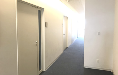 ビル内廊下