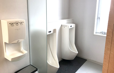 男子トイレ